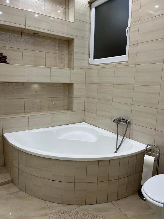 Széchenyi Apartman  Miskolc Esterno foto